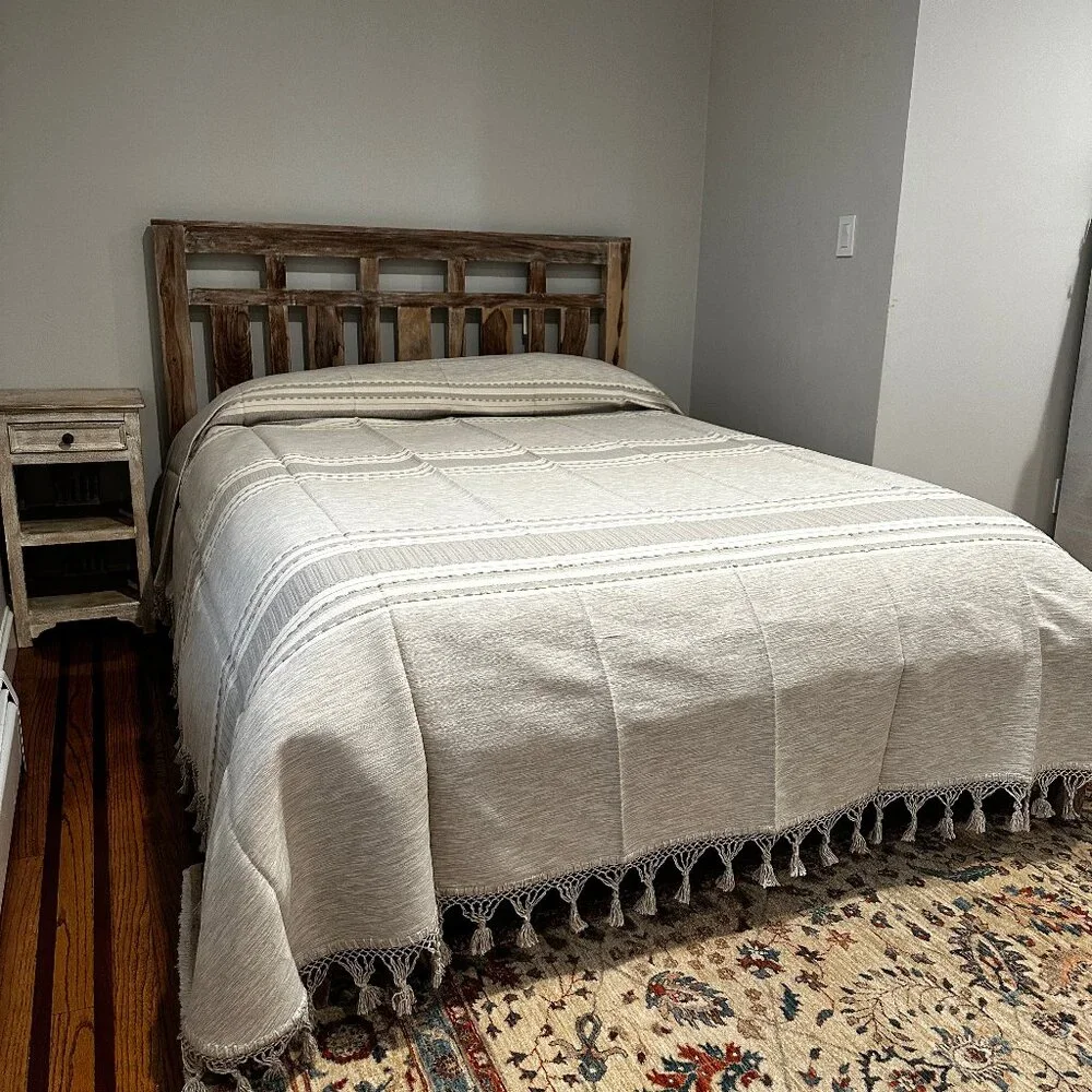 Hand loom Queen Size Cotton Bedspread.